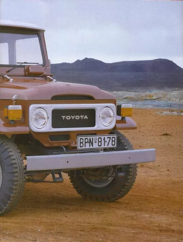  журнал Полицейские машины мира - Toyota Land Cruiser FJ40. Полиция Греции - Страница № 9