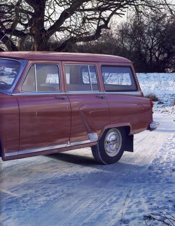  журнал Полицейские машины мира - ГАЗ-22 "Волга". Полиция Венгрии - Страница № 9