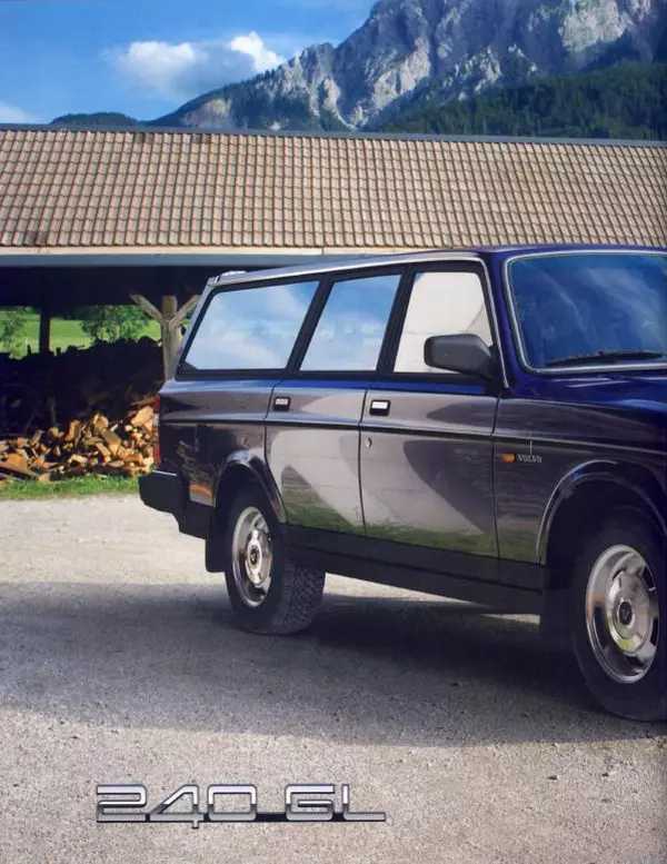 журнал Полицейские машины мира - Volvo 240. Полиция Стокгольма, Швеция - Страница № 8