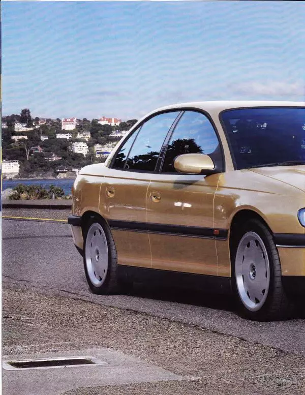  журнал Полицейские машины мира - Opel Omega. Полиция кантона Люцерн, Швейцария - Страница № 8