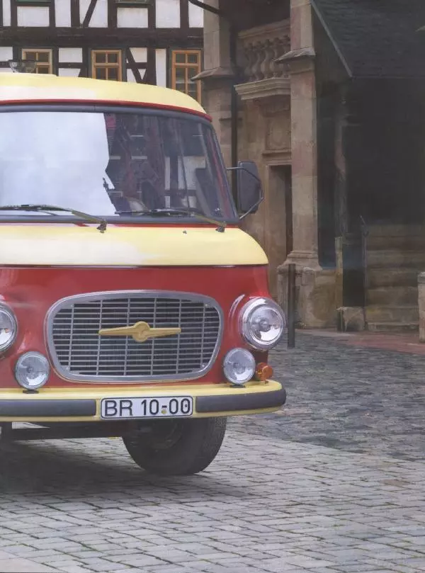  журнал Полицейские машины мира - Barkas B1000. Полиция Берлина - Страница № 9