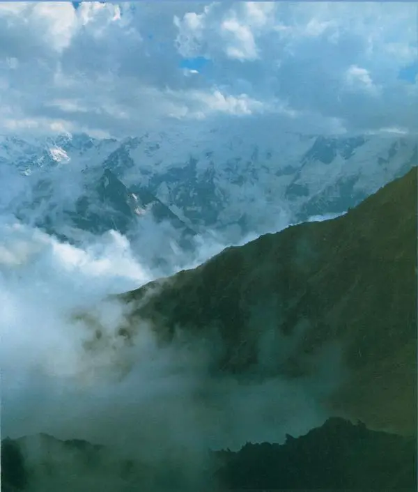  Коллектив авторов - Самые красивые места России - Страница № 76