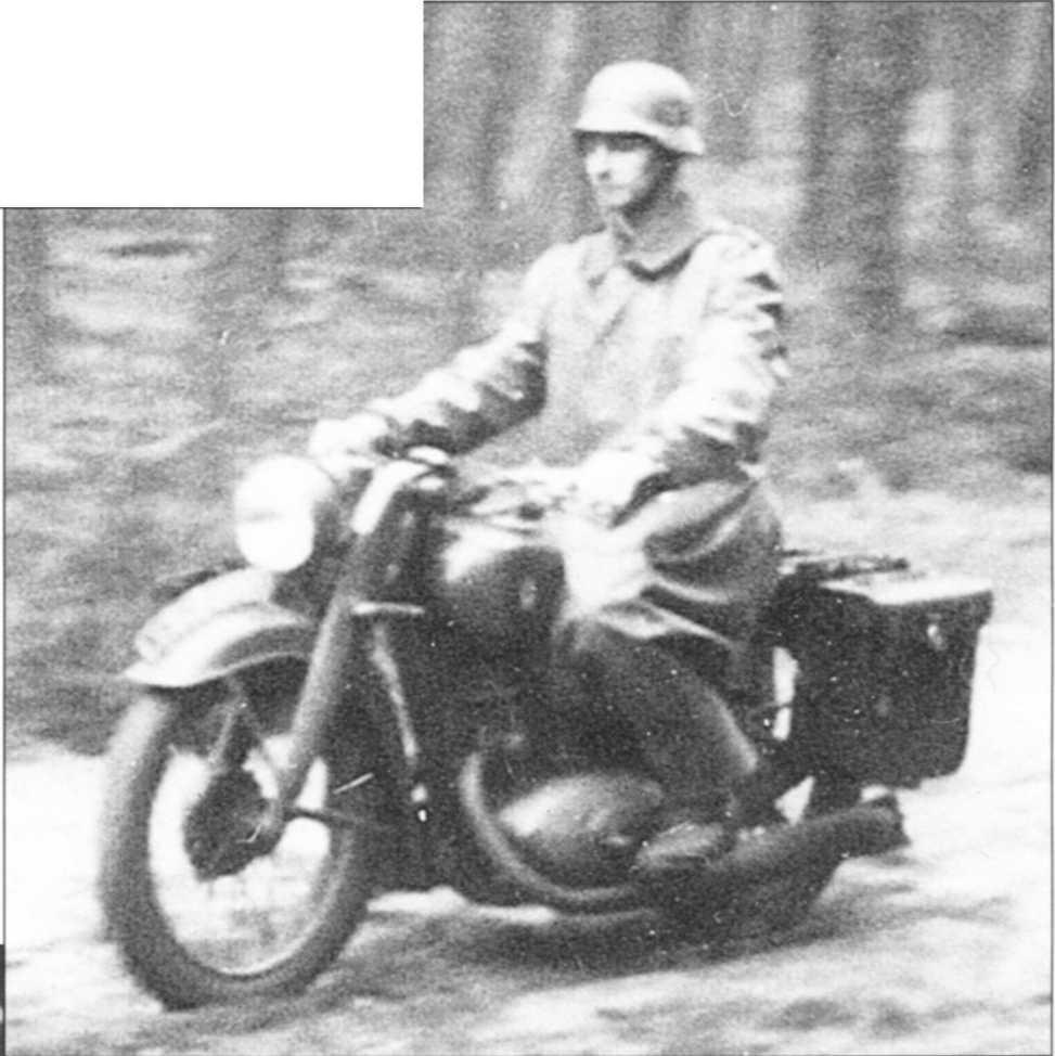 Мотоциклы Вермахта. Военное фото. Иллюстрация 31