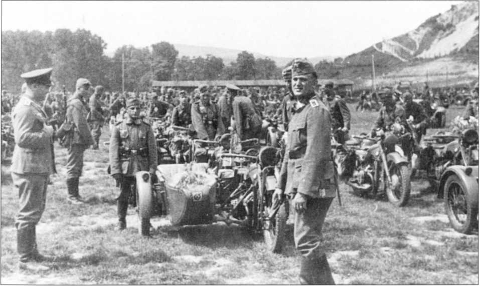 Мотоциклы Вермахта. Военное фото. Иллюстрация 37