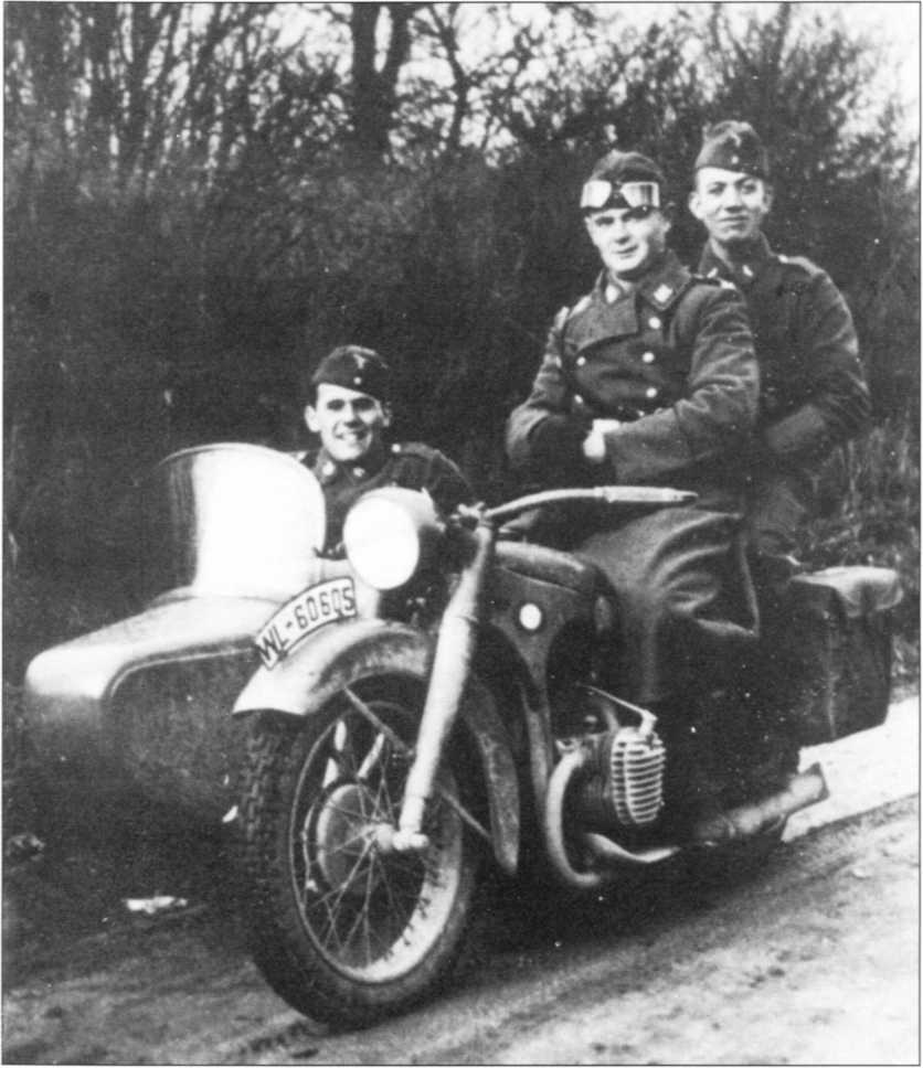Мотоциклы Вермахта. Военное фото. Иллюстрация 43