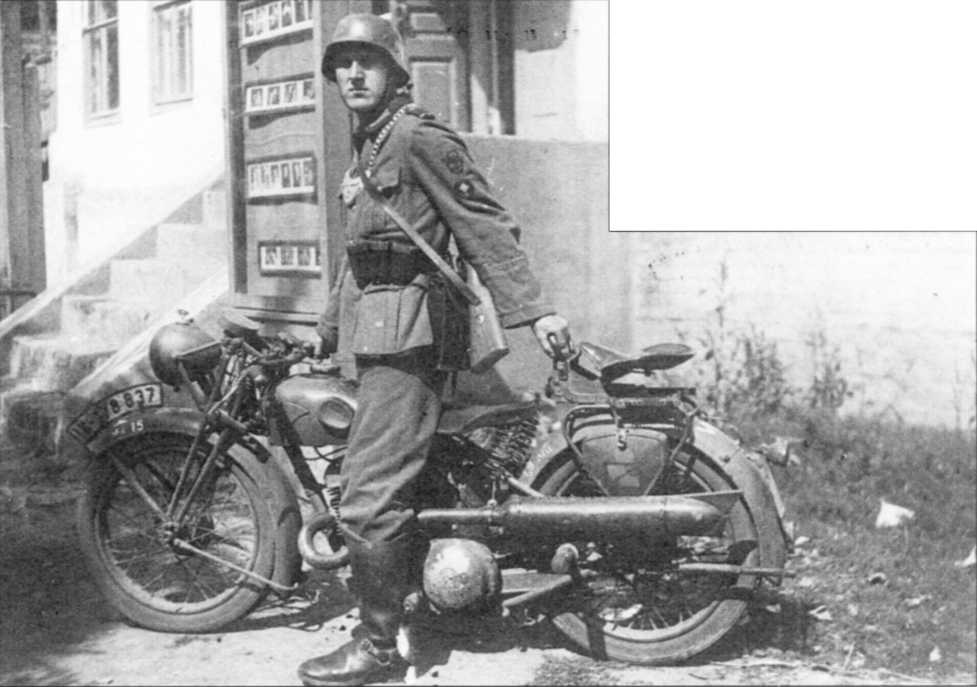 Мотоциклы Вермахта. Военное фото. Иллюстрация 45