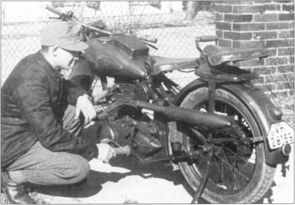 Мотоциклы Вермахта. Военное фото. Иллюстрация 59