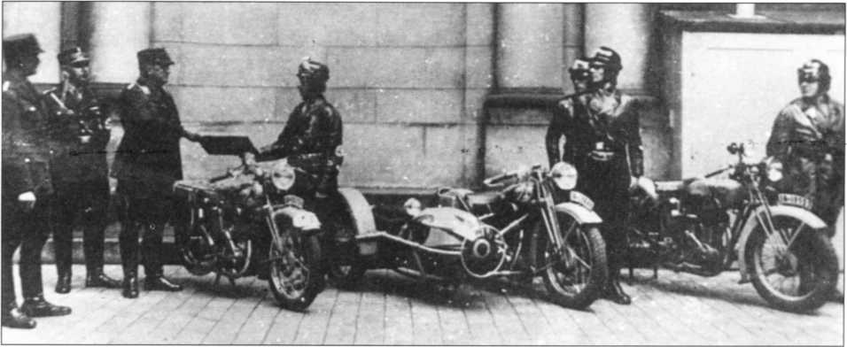 Мотоциклы Вермахта. Военное фото. Иллюстрация 146