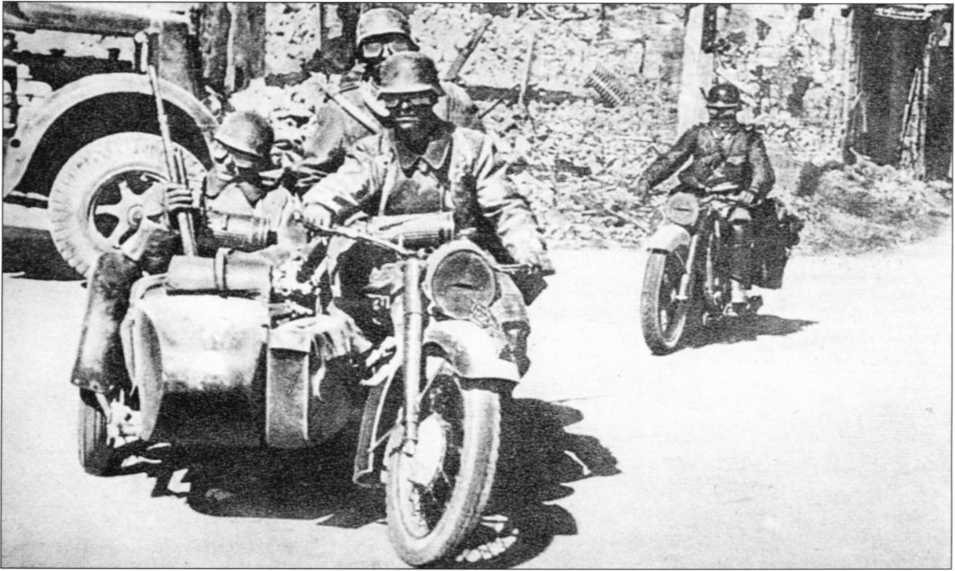 Мотоциклы Вермахта. Военное фото. Иллюстрация 174
