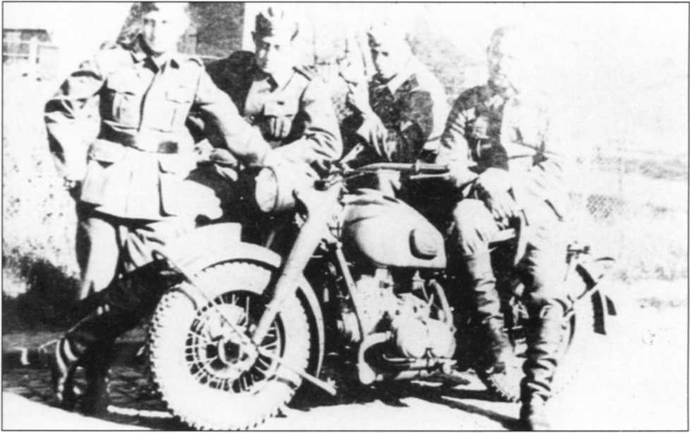Мотоциклы Вермахта. Военное фото. Иллюстрация 186